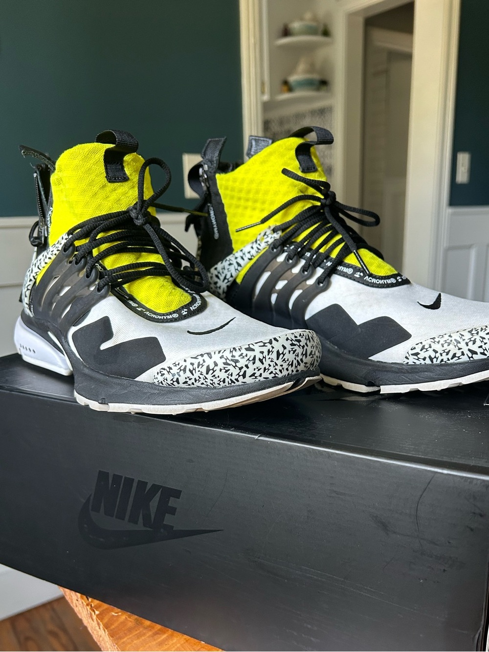 Nike air presto mid acronym white/black - dynamic yellow